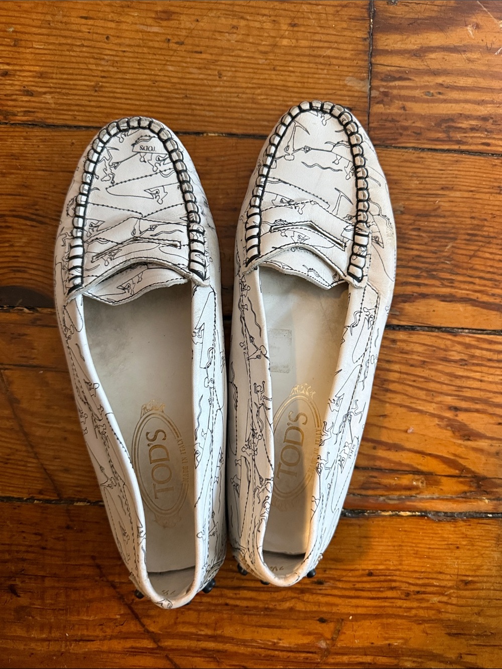 Vintage Tod's White Leather Printed Driving Loafers